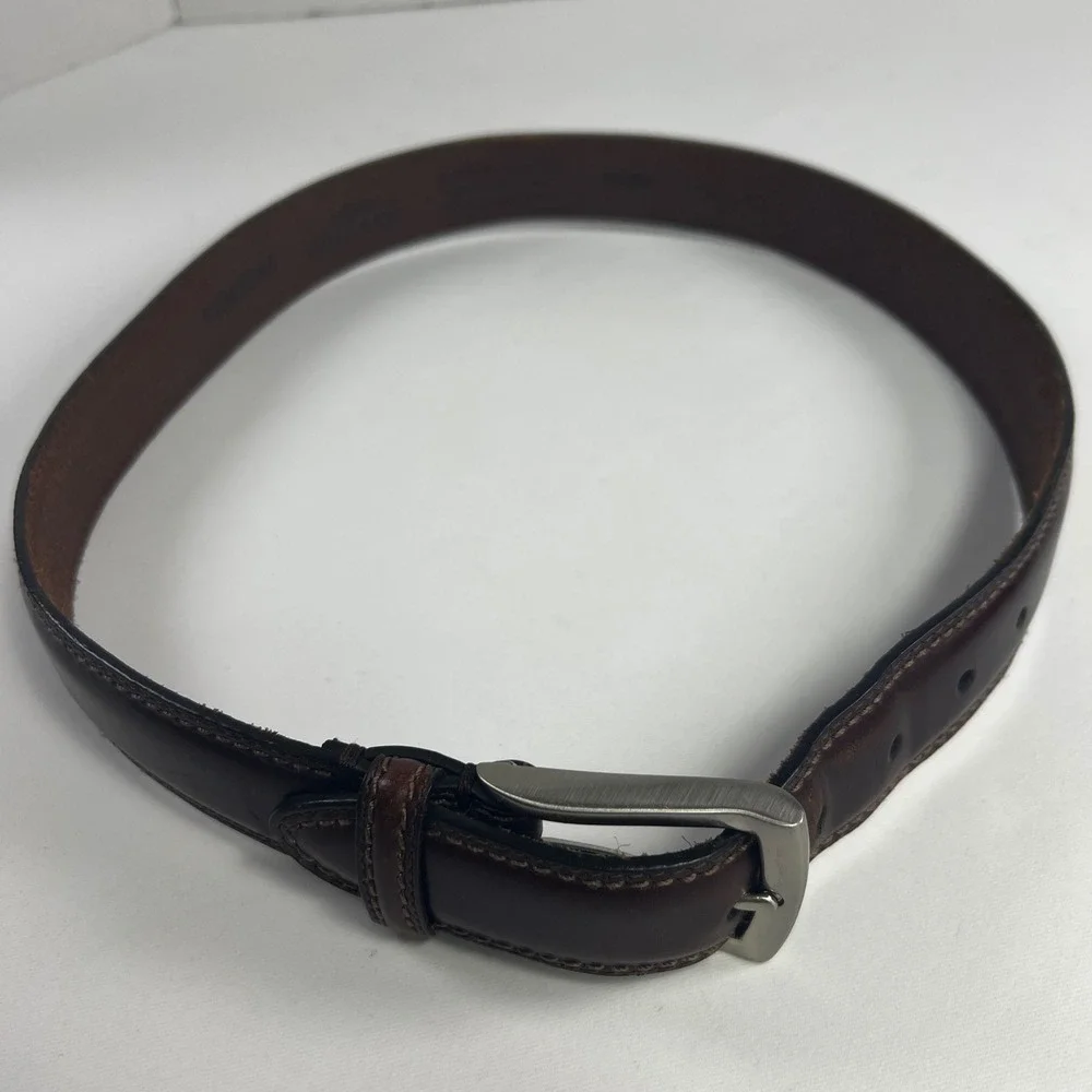 Dockers Mens Dark Brown Genuine Leather Belt Silver Buckle Size 32/80